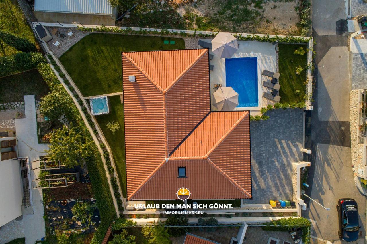 Villa Richard Malinska Exterior photo